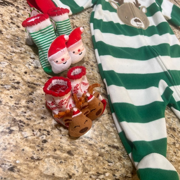 Carter’s Reindeer Christmas Onesie w/ Santa & Reindeer Socks 3 Months. - Picture 5 of 6